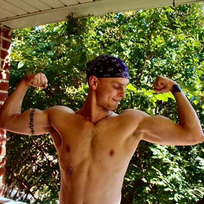 S1 E7: Personal check in #3 featuring childhood friends and lifting partners S1 E7: Personal check in #3 featuring childhood friends and lifting partners