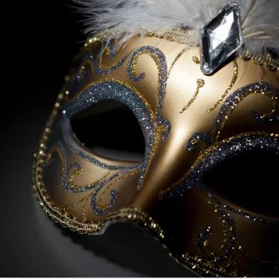26. O Abadá Perfumado: Brilhe na Folia até o Último Confete!