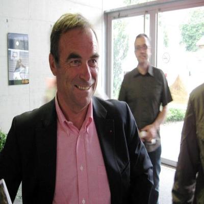 Bernard Hinault critique avec les coureurs français