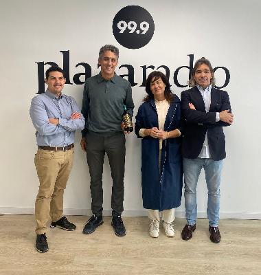 Café de negocios con el Huerto de Santa María