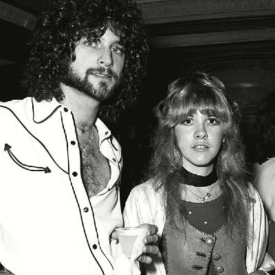 Stevie Nicks y Lindsey Buckingham hacen las paces y analizan la canción de culto 'Frozen Love' de su álbum de 1973. Stevie Nicks y Lindsey Buckingham hacen las paces y analizan la canción de culto 'Frozen Love' de su álbum de 1973.