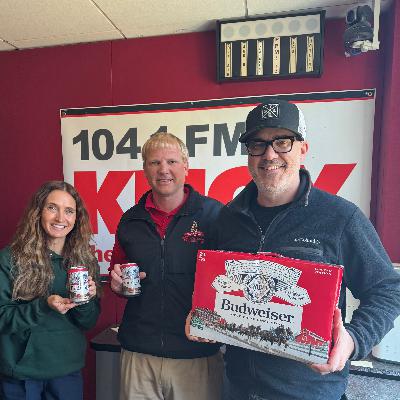 Budweiser holiday can features Clydesdales and Grant's Farm Budweiser holiday can features Clydesdales and Grant's Farm