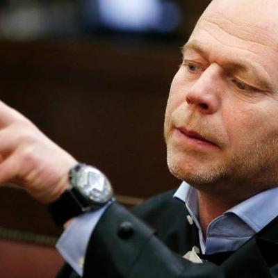 Salah Abdeslam, Sven Mary, Jan Jambon. Polemiek alom.