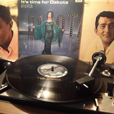 #218 Broadcast 218 - Episode 211 - The Crooners - 20251025 - 3 in 1 = Dakota Staton