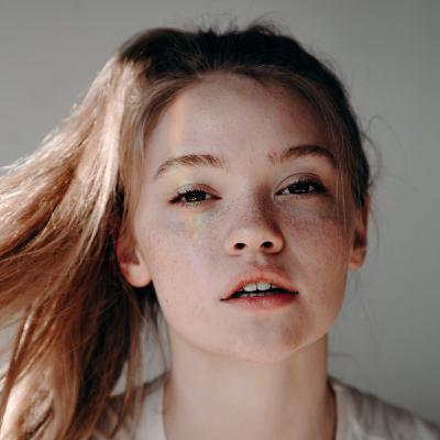 7 Best Essential Oils For Wrinkles – Look Younger [Verified]