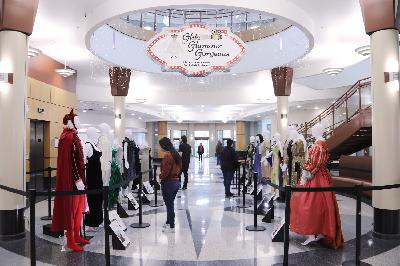 Glitz, Glamour, Gorgeous: Revisiting Hollywood with Greg Schreiner Glitz, Glamour, Gorgeous: Revisiting Hollywood with Greg Schreiner