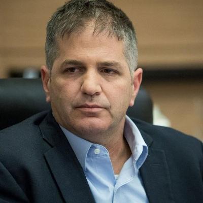 "השופט עמית הוכיח שהוא פוליטי" "השופט עמית הוכיח שהוא פוליטי"
