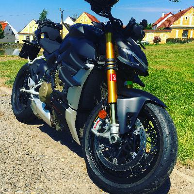 The Season Finale - Streetfighter V4S, Tuono V4 RR, BMW R18 and other machinery