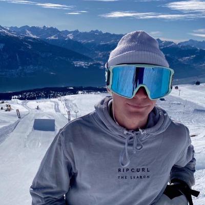 Cameron Waddell. Reggae chats with Australia's number one park and pipe skier