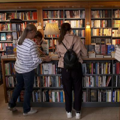 Bücher und Begegnungen: Buchhandlungen als Kulturzentren im Stadtviertel Bücher und Begegnungen: Buchhandlungen als Kulturzentren im Stadtviertel