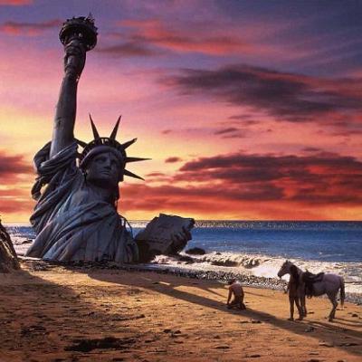 EL PLANETA DE LOS SIMIOS Y LA NOCHE DE LOS MUERTOS VIVIENTES.