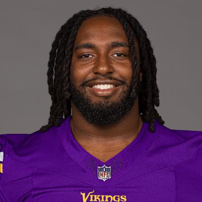 Derek Hanson with Vikings OG Donovan Jackson After 19-17 Loss to the Bears