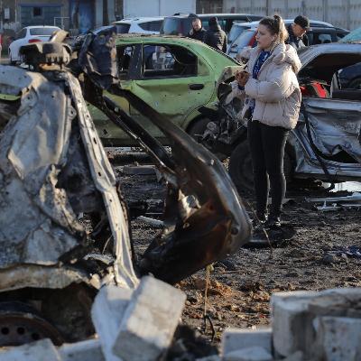 Russia-Ukraine war: Strikes continue as US peace plan discussed