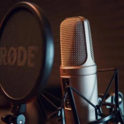 Entrevistas - Trabajo Práctico Experimental de Lenguaje Radial Entrevistas - Trabajo Práctico Experimental de Lenguaje Radial