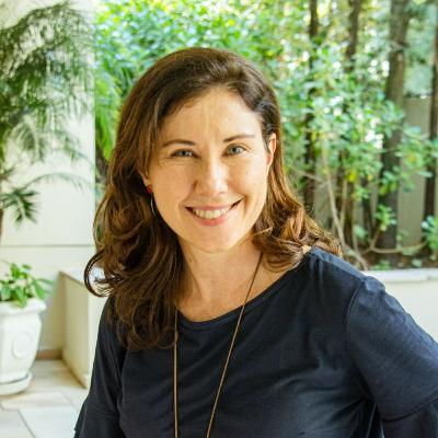 Eduquê #44 – Giovanna Modé Magalhães - migrantes, refugiados e manuais escolares