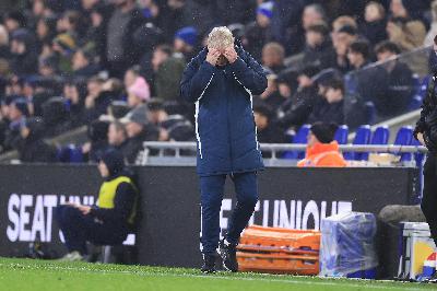 Why did Everton melt down at home again? | Weekly