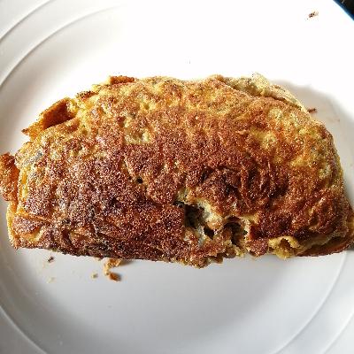 納豆オムレツを混ぜる