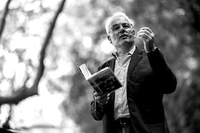 Bruno Giussani: The Curator's Dilemma