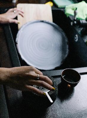 Ask Aunty: The messy houseguest Ask Aunty: The messy houseguest