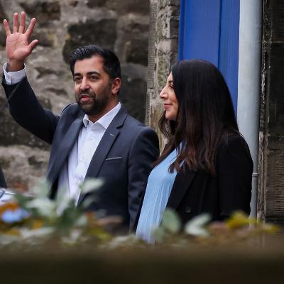 Humza Yousaf air a dhreuchd fhàgail Humza Yousaf air a dhreuchd fhàgail
