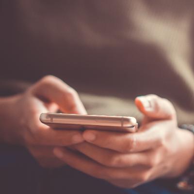 ערוץ היוטיוב שמושך צעירים בארה"ב להתעניין בפוליטיקה