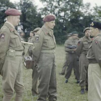 S8 Ep732: 6. Focusing on the 1914 Battle of the Marne, Lloyd explains how Joffre’s nerve and strategic troop movements halted the German advance. He details the breakdown of German command between Moltke and Kluck, which forced an "inward wheel" and prevented the e S8 Ep732: 6. Focusing on the 1914 Battle of the Marne, Lloyd explains how Joffre’s nerve and strategic troop movements halted the German advance. He details the breakdown of German command between Moltke and Kluck, which forced an "inward wheel" and prevented the e