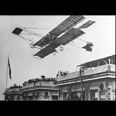 Rooftop stunt made local aero-daredevil famous Rooftop stunt made local aero-daredevil famous