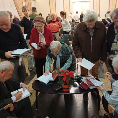 150 év kormetszete az Aradi színlapok című könyv 150 év kormetszete az Aradi színlapok című könyv