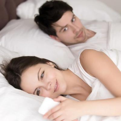 Are women better cheaters than men?