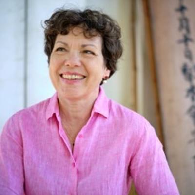 Elisabeth ::: Tailoring the Feldenkrais Method to each person individually