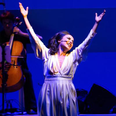 O show de La Bengell no Brasil em Revista