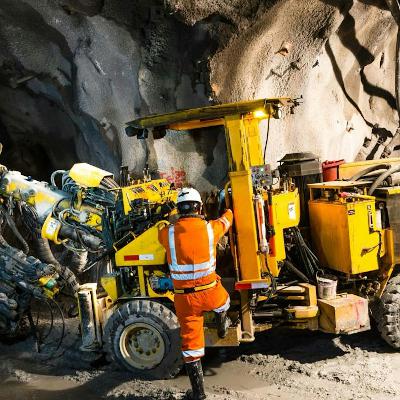 Antucoya en negociación y el oro alcanza nuevos máximos históricos