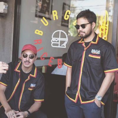 Episode 19 - pemain bola yg punya bisnis burger ini ternyata pernah lawan coutinho loh ! (Ft. Angki) Episode 19 - pemain bola yg punya bisnis burger ini ternyata pernah lawan coutinho loh ! (Ft. Angki)