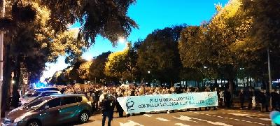 Jóvenes en la manifestación del 25N en Córdoba