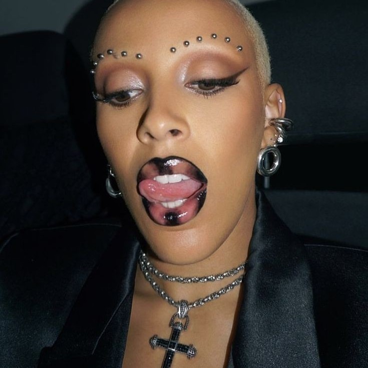 Doja Cat_Pain the town red