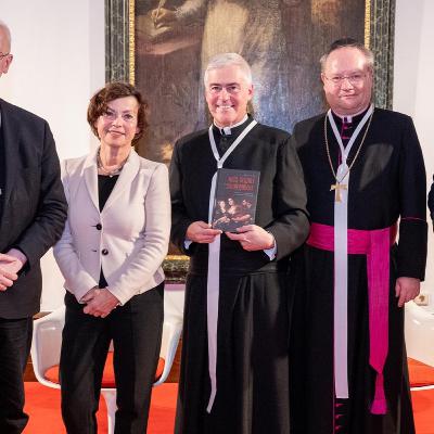 Über die mimetische Theorie René Girards. Über die mimetische Theorie René Girards.