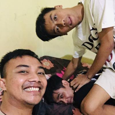 Ngosik [Ngobrol + Musik] with @glbp_ & @yasinardi_