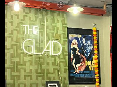 The Bumper End of Season Pod at The Glad