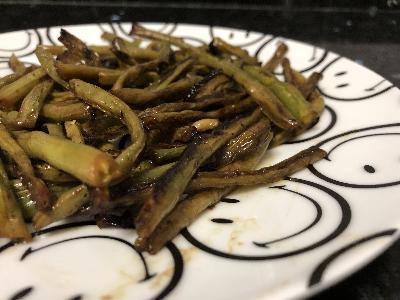 Judías verdes redondas a la plancha con sal.