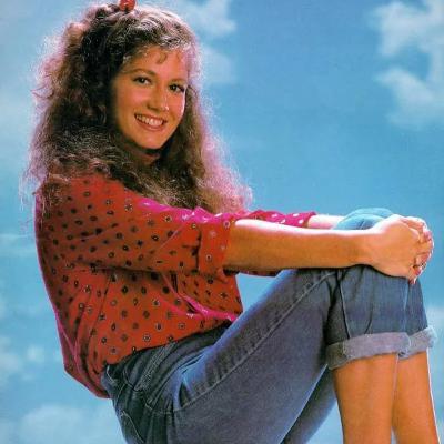 S1 Ep 5: Leah Payne on Amy Grant's 'Straight Ahead'