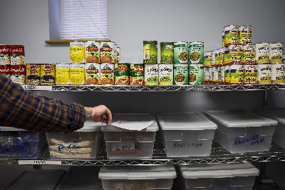 Mass. residents line up for food donations to fill SNAP gap Mass. residents line up for food donations to fill SNAP gap