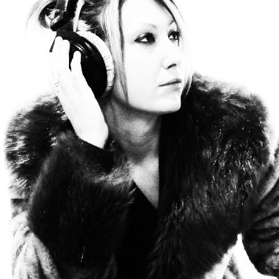Miss CJ - Vibrate To This