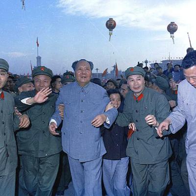 S8 Ep146: 1/8 The Vanishing Museum of the Cultural Revolution — Tanya Branigan — Branigan's book Red Memory opens with the Pagoda Museum in Shantou, the sole institutional site documenting Cultural Revolution history and memory. Built by official Peng Qi'an to pres