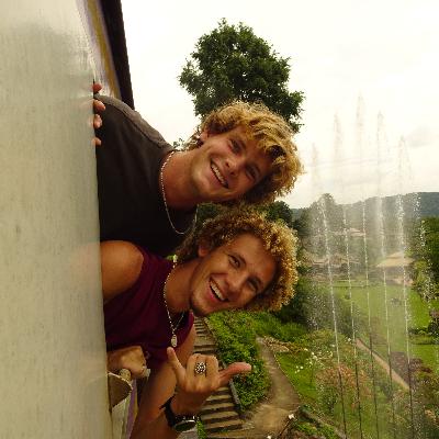 John & Roean: Diving with Thresher Sharks & First-Time Backpackers