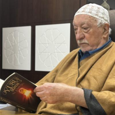 M. Fethullah Gülen Hocaefendi - İslamiyet En Güzel Din Ise Neden Dünyaya Hükümran Olmuyor