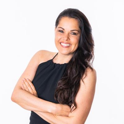 127 - 🎙 How Can Entrepreneurs Transform Chaos into Meaningful Success - Mónica (Money) Albarrán
