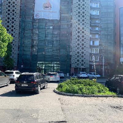 Мариупольская улица: были оросительная канава и транспортный центр, а стали въездная арка и закрытый ТЦ Мариупольская улица: были оросительная канава и транспортный центр, а стали въездная арка и закрытый ТЦ