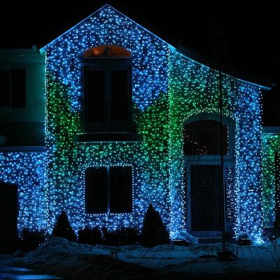 Hot debate over lazer Christmas lights vs. traditional
