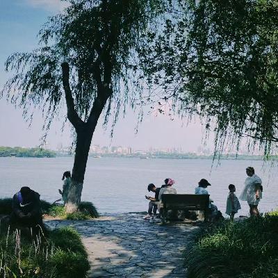 027 对工作说不（上）｜为闲暇正名，去追求真实的自主性