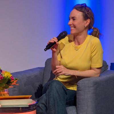 Nora Blum beim letzten Talkabend im Universum® Nora Blum beim letzten Talkabend im Universum®